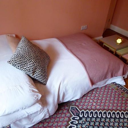 Stylish And Colourful Flat Minutes From The Beach Margate Kültér fotó