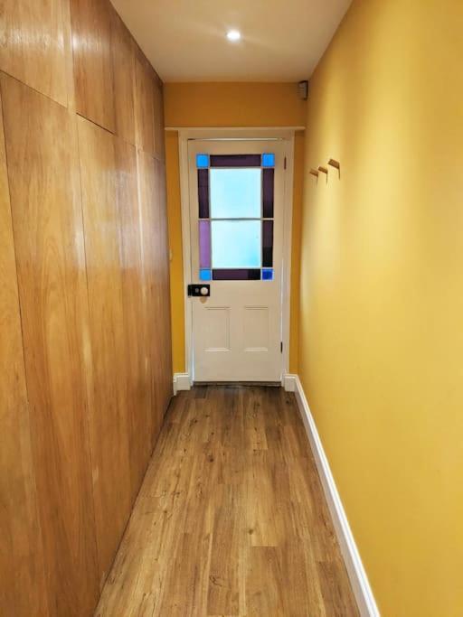 Stylish And Colourful Flat Minutes From The Beach Margate Kültér fotó